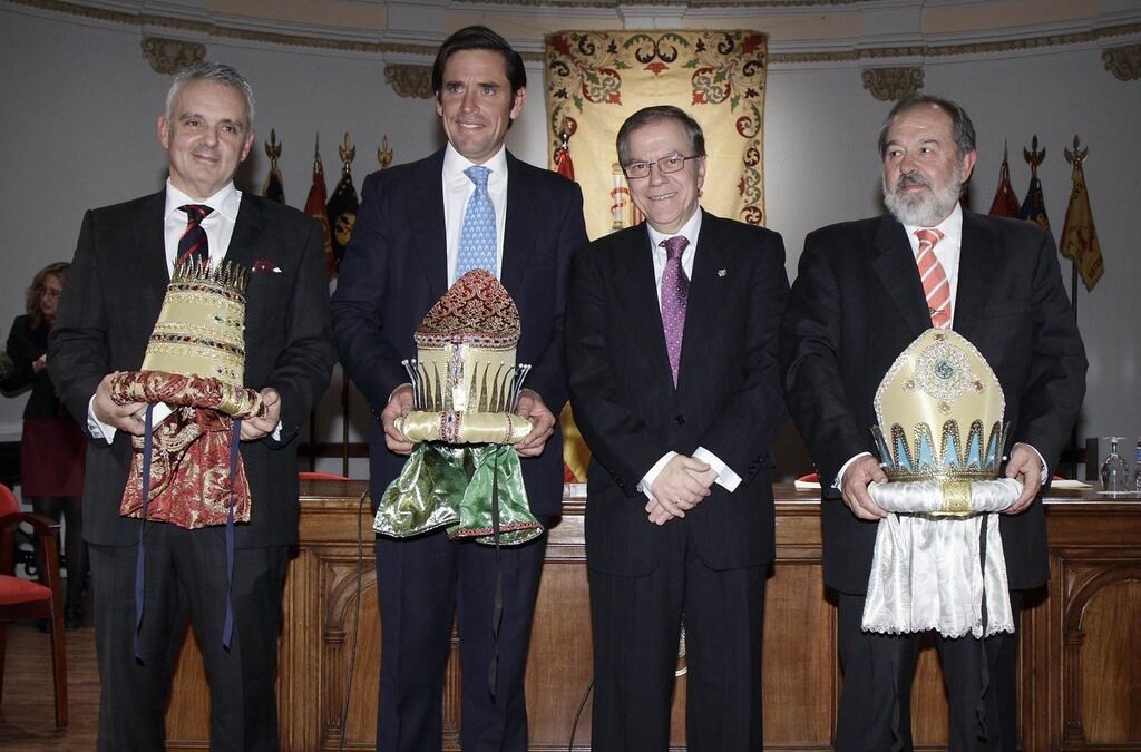 Proclamación de los RR.MM. de 2013. Alfonso Carmona, José Luis Escañuela y Eduardo Dávila Miura: Reyes Magos de la Cabalgata del Ateneo de Sevilla del 2013