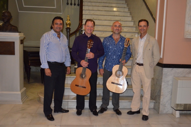 Óscar Guzmán, Director Artístico del Festival Internacional de Guitarra de Sevilla; Marcelo de la Puebla, intérprete de la Guitarra Ghilena Contemporánea; Paco Seco, intérprete de la Guitarra Andaluza Contemporánea; Francisco Javier Gutiérrez Juan, Presid