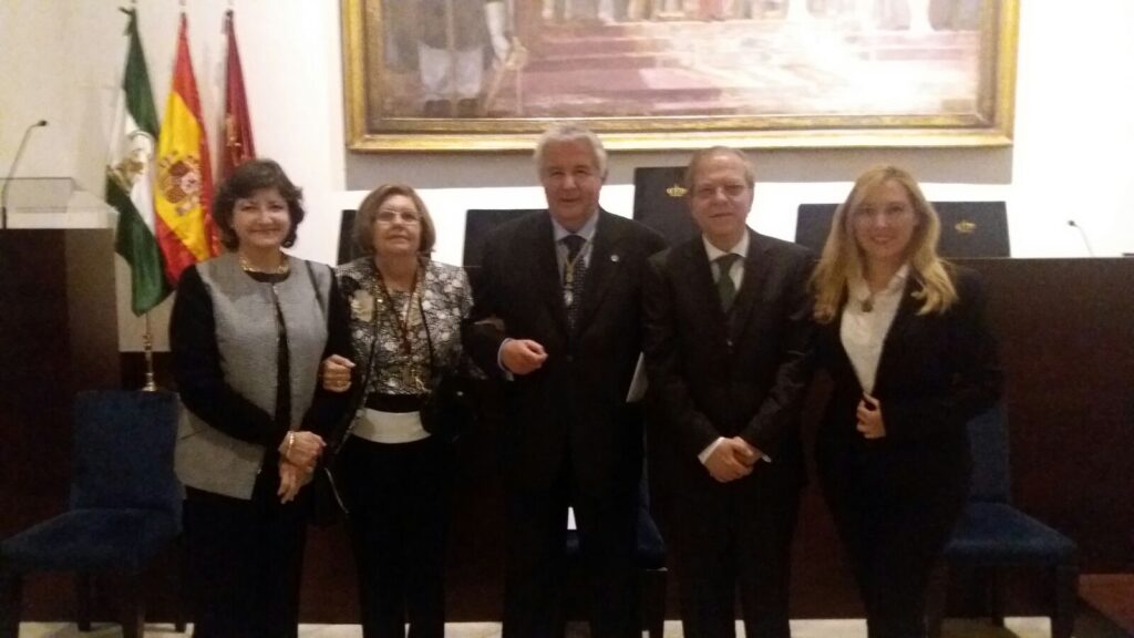 El Dr. Pérez Calero durante el acto celebrado en el Real Alcázar