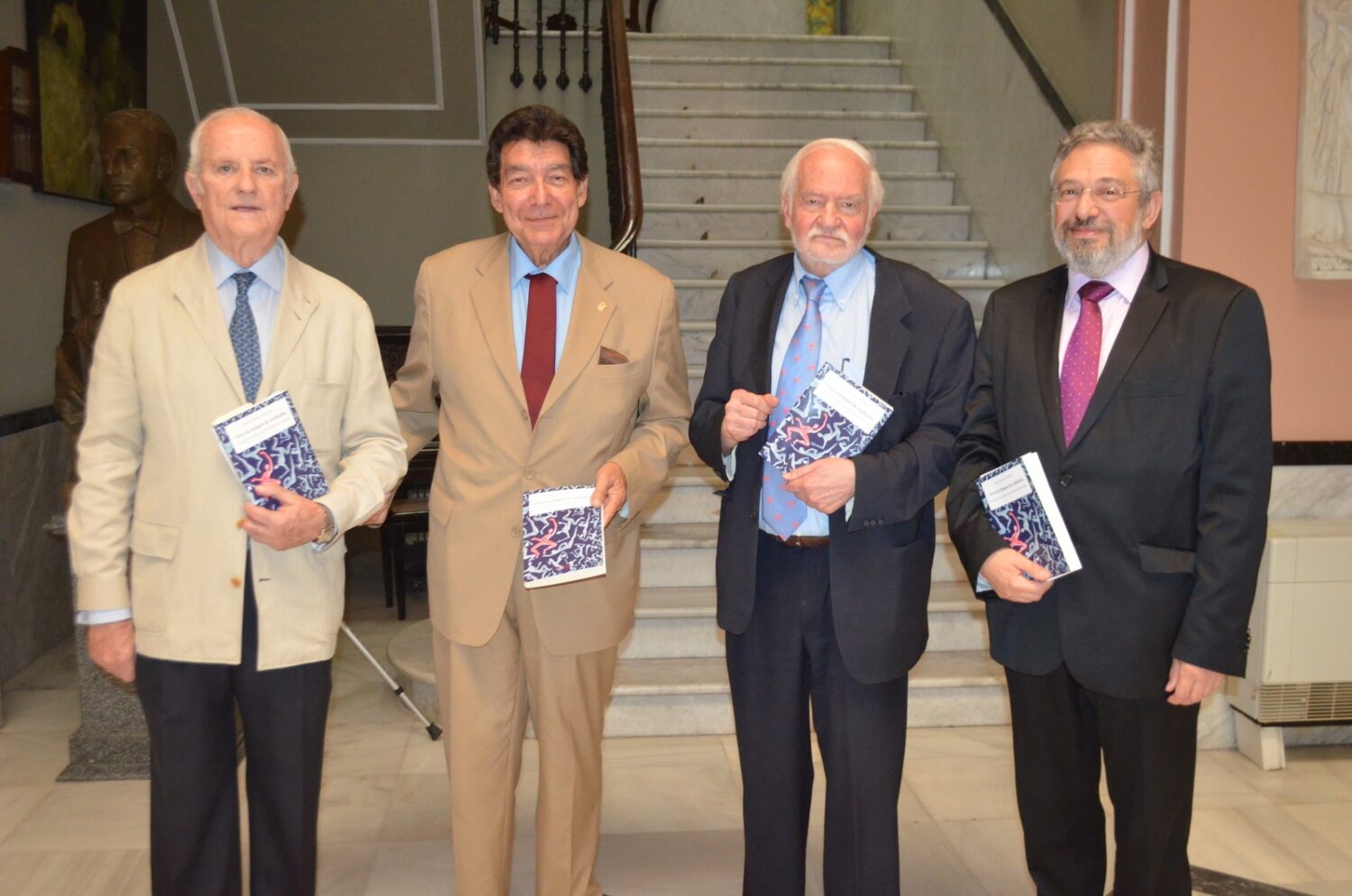 Luis Uruñuela (Abogado), Ángel Núñez (Tesorero del Ateneo), Pedro Enrique Muñoz (autor del libro y Psiquiatra), José Lázaro (Profesor Universidad Autónoma de Madrid)