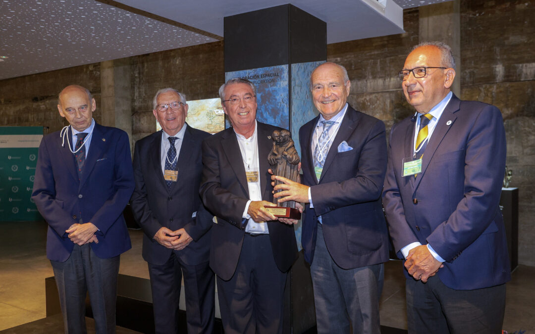 El Colegio de Enfermeria galardona al Ateneo de Sevilla con el XXXI Premio San Juan de Dios