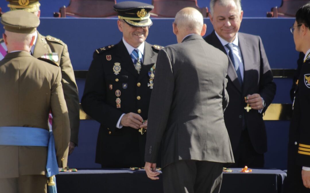 D. Emilio Boja Malavé ingresa en la Orden al Mérito Policial